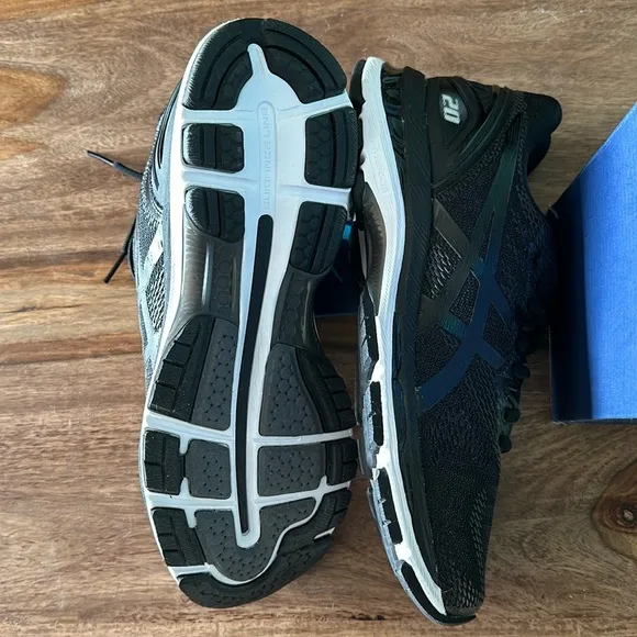 ASICS Women Gel Nimbus 20 Running Shoes NWT SZ 9   Black White Carbon new in box