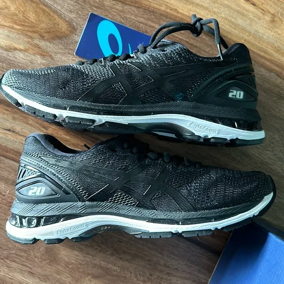 ASICS Women Gel Nimbus 20 Running Shoes NWT SZ 9   Black White Carbon new in box