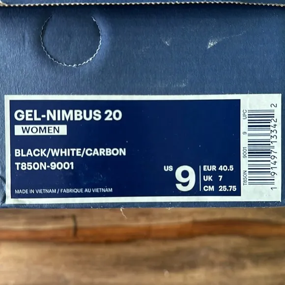 ASICS Women Gel Nimbus 20 Running Shoes NWT SZ 9   Black White Carbon new in box