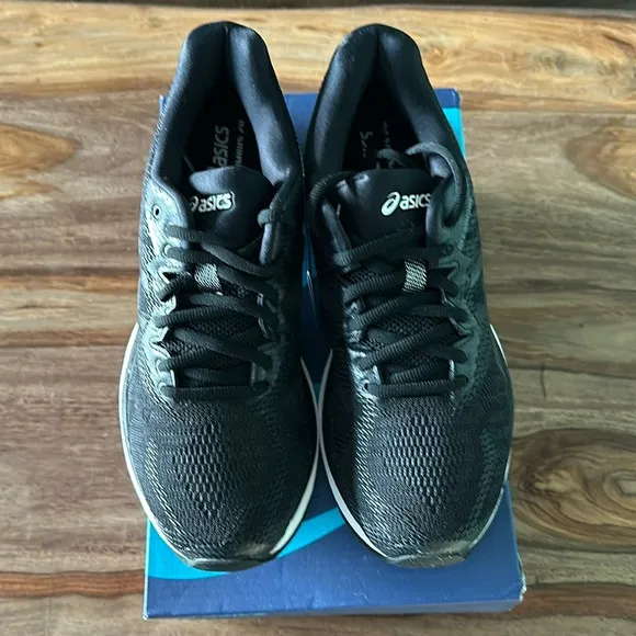 ASICS Women Gel Nimbus 20 Running Shoes NWT SZ 9   Black White Carbon new in box
