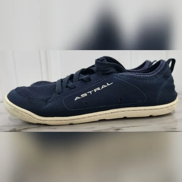Astral Loyak women's blue waterproof shoes size 6