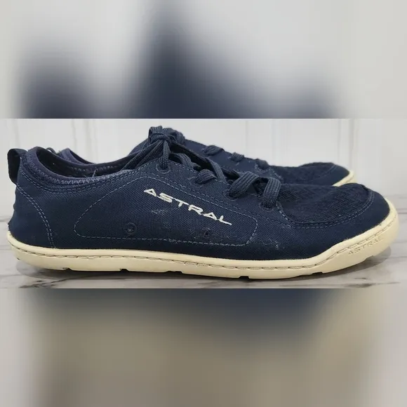 Astral Loyak women's blue waterproof shoes size 6
