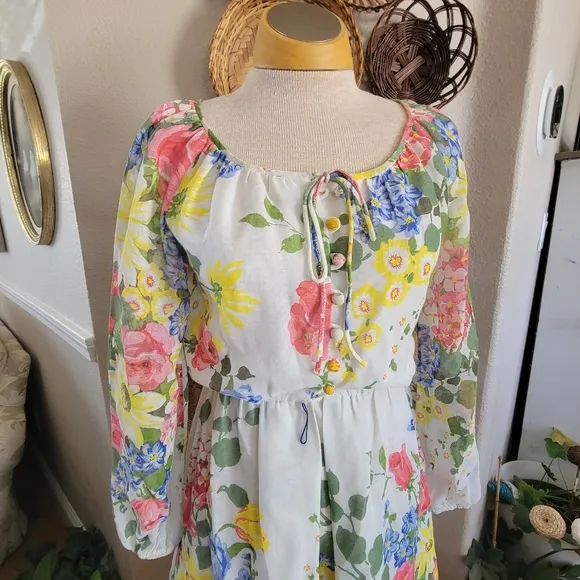 Avalon Classic Vintage Floral Long Sleeve Maxi Dress