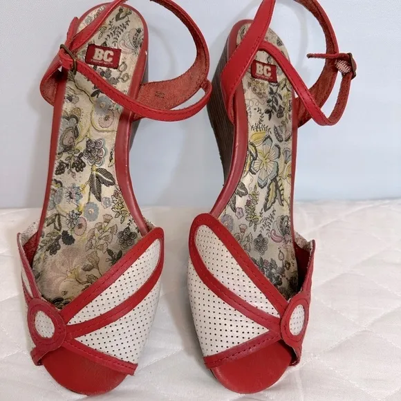 BC Footwear Turbulence Womens Size 8.5 Leather Sandals Wedge Heel Ankle Strap