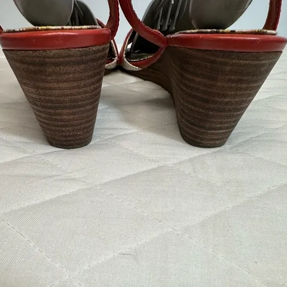 BC Footwear Turbulence Womens Size 8.5 Leather Sandals Wedge Heel Ankle Strap