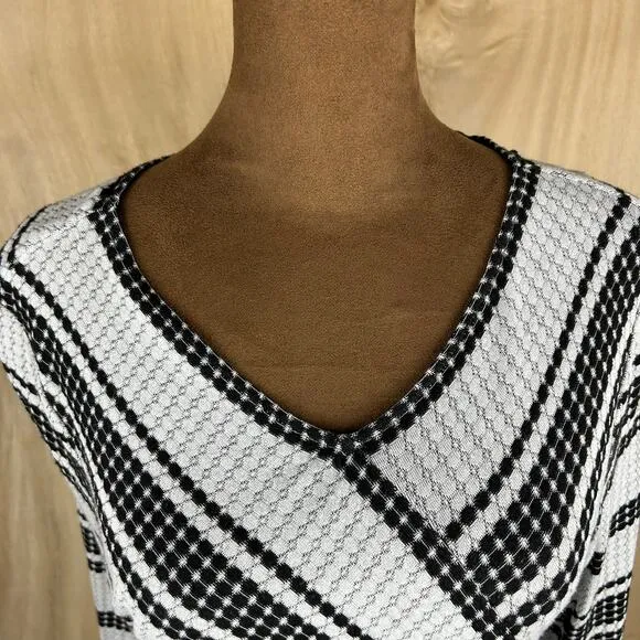 BCBG MaxAzria Kenji Black &amp; White Quarter Sleeve Mini Dress (L)
