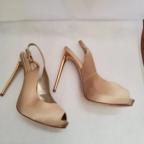 BCBGMaxAzira Peyton Peep-toe Satin Slingback Pump Shoes Size 8.5