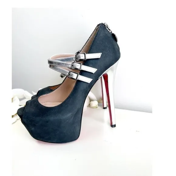Betsey Johnson black suede platform shoes      #002