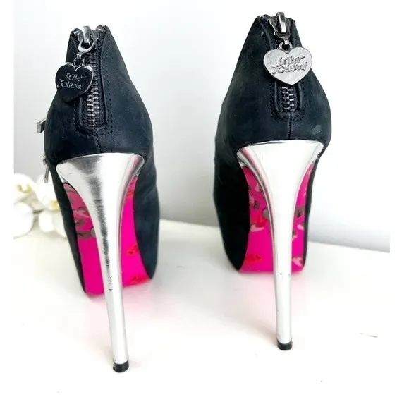 Betsey Johnson black suede platform shoes      #002