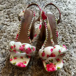 Betsey Johnson Floral Platform Sandals - White and Pink