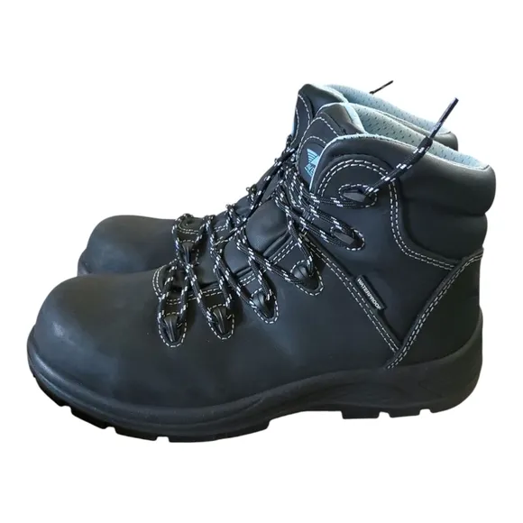 Black High-Top Leather Boots with Reinforced Toe