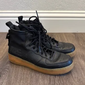 Black Nike Men's High-Top Sneakers