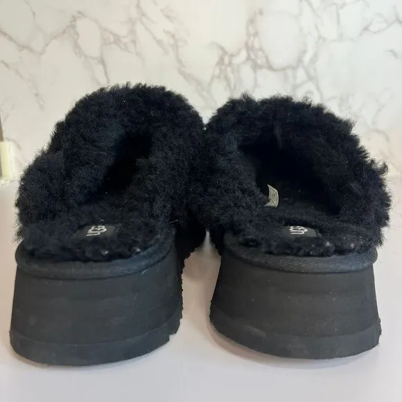 Black UGG Plush Platform Slippers Women's Size 9 Fluffy Cozy Warm‎