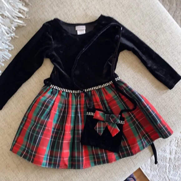 Black velvet and plaid classic long sleeve dress 2t