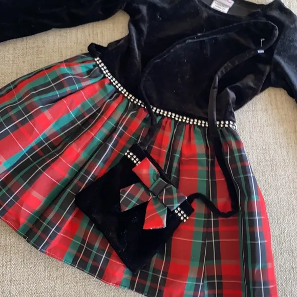 Black velvet and plaid classic long sleeve dress 2t