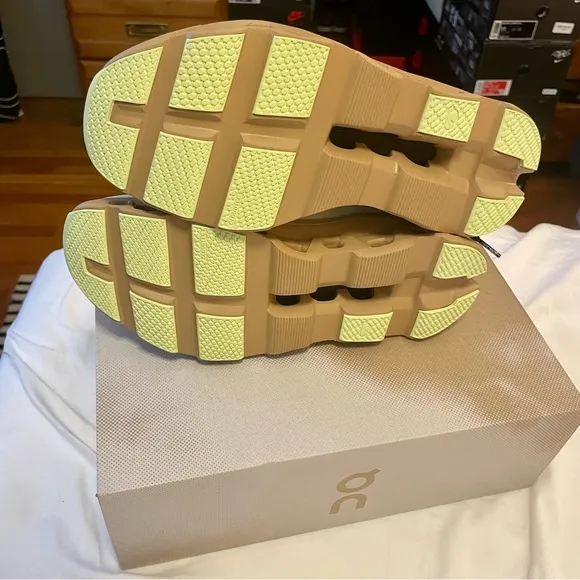 BNIB!  Men’s On Running Cloudmonster in cream &amp; dune.  Size 11.5