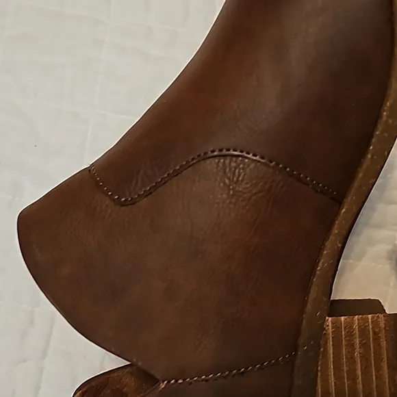 BOC Lucy booties 100% leather brown shoes sz 7.5 western style NWT