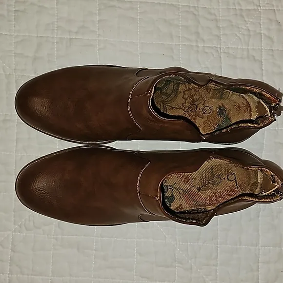 BOC Lucy booties 100% leather brown shoes sz 7.5 western style NWT