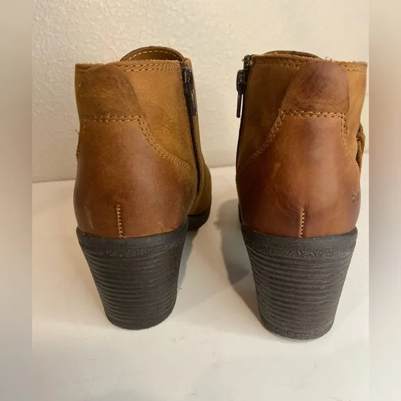 B.O.C~Born Concept~NIB~Cognac Distressed Leather Ankle Boots~Block Heel~Size 10