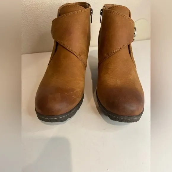 B.O.C~Born Concept~NIB~Cognac Distressed Leather Ankle Boots~Block Heel~Size 10