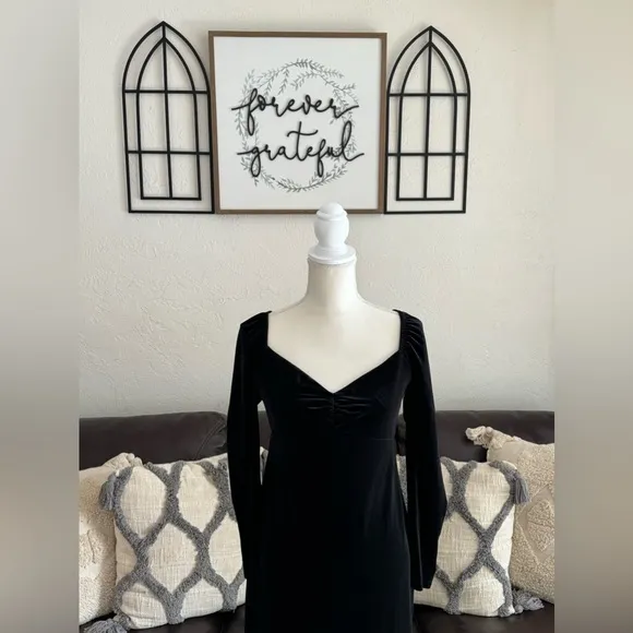 Boden Sweetheart Black Velvet Jersey Midi Dress Size 4P Holiday Classic Boho