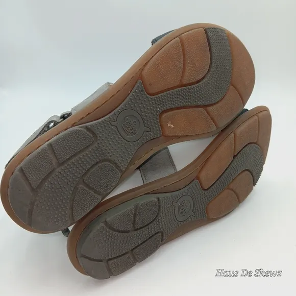 Born fleet sandals sz 8