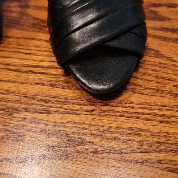 Boutique 9 Black Genuine Leather Band Zip Back Heels Shoes Size 8.5