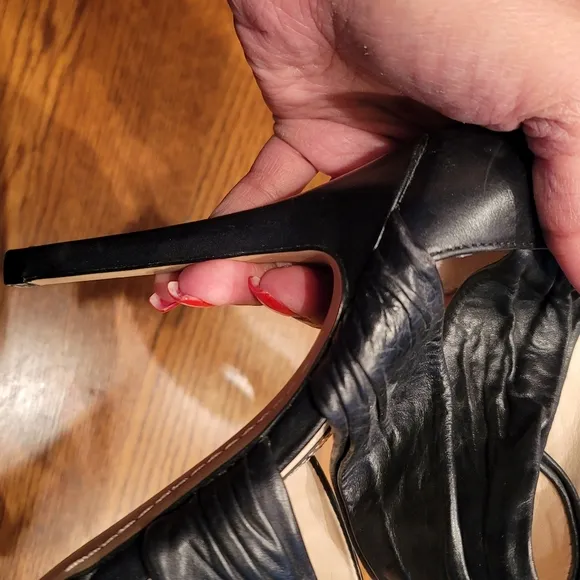Boutique 9 Black Genuine Leather Band Zip Back Heels Shoes Size 8.5