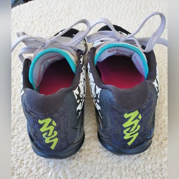 Boys Jordans Zion Black and White Athletic Shoes 5 Big Kid Very Good Condition