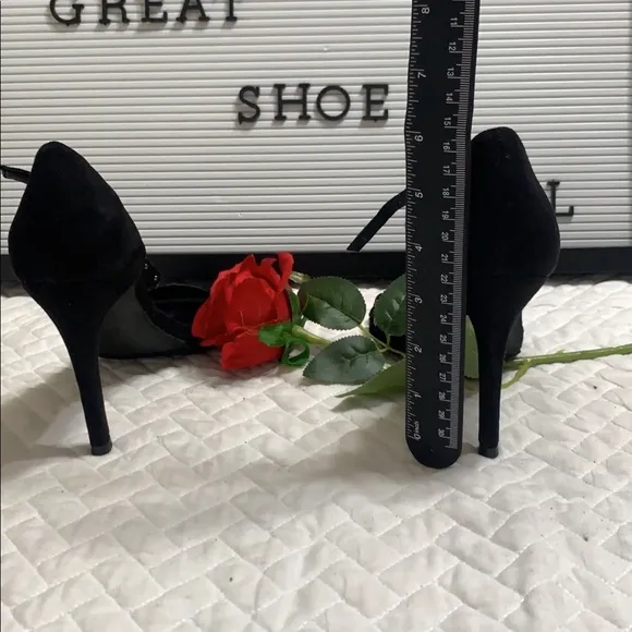 Brand New Black heel Sandals