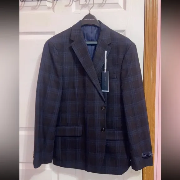 BRAND NEW Tommy Hilfiger Modern Fit Sport Coat Burgundy Plaid Mens Wearhouse