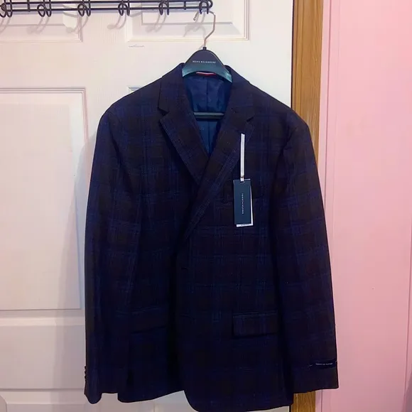 BRAND NEW Tommy Hilfiger Modern Fit Sport Coat Burgundy Plaid Mens Wearhouse
