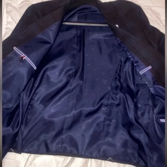 BRAND NEW Tommy Hilfiger Modern Fit Sport Coat Burgundy Plaid Mens Wearhouse