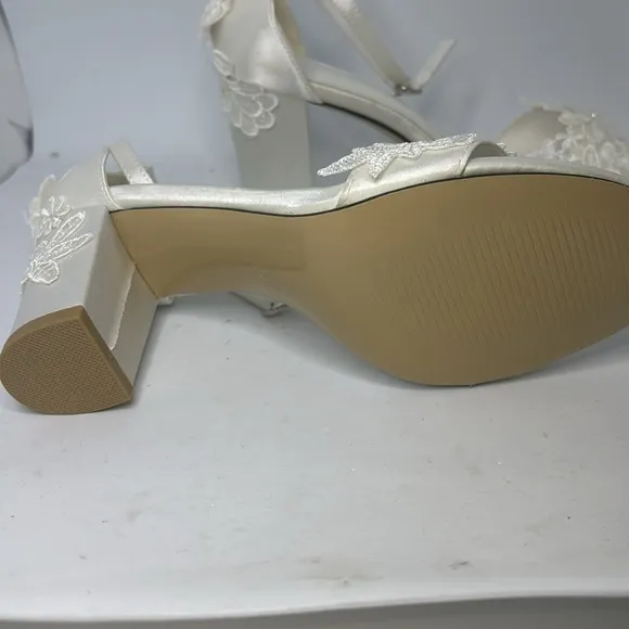 Bridal Open Toe Mid Block Heel Lace Satin Ankle Strap pumps 8.5 New