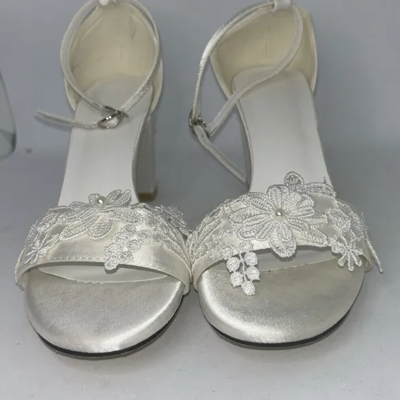 Bridal Open Toe Mid Block Heel Lace Satin Ankle Strap pumps 8.5 New