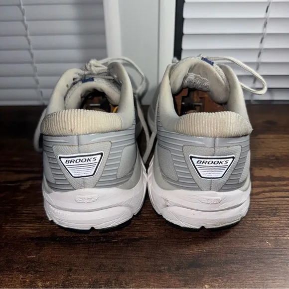 Brooks Addiction 14 Running Shoes Womens 9.5 Grey  1203061B070 Low Top Lace Up