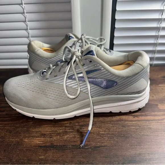 Brooks Addiction 14 Running Shoes Womens 9.5 Grey  1203061B070 Low Top Lace Up