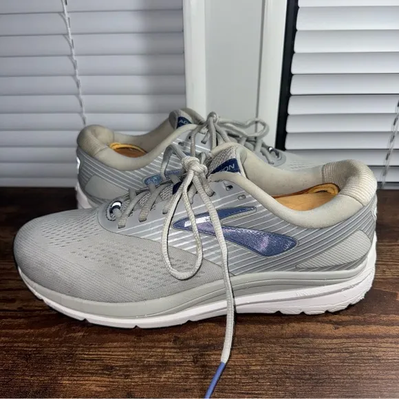 Brooks Addiction 14 Running Shoes Womens 9.5 Grey  1203061B070 Low Top Lace Up