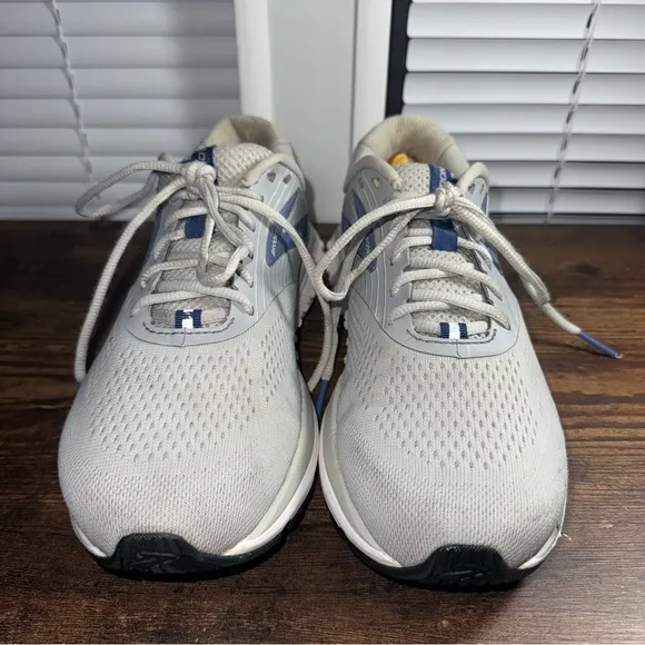 Brooks Addiction 14 Running Shoes Womens 9.5 Grey  1203061B070 Low Top Lace Up