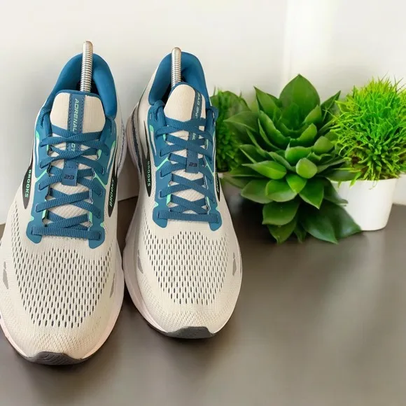 Brooks Adrenaline GTS 23 Running Shoes Lightweight Cushioning Size 10.5 new