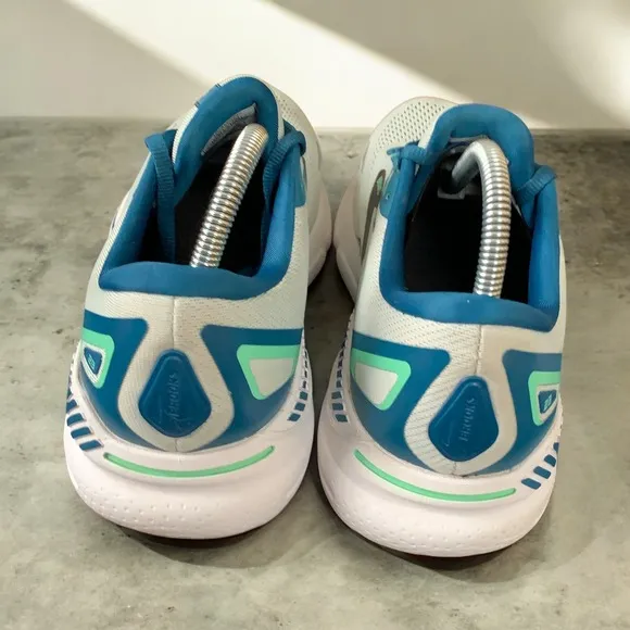 Brooks Adrenaline GTS 23 Running Shoes Lightweight Cushioning Size 10.5 new