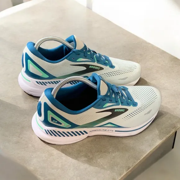 Brooks Adrenaline GTS 23 Running Shoes Lightweight Cushioning Size 10.5 new
