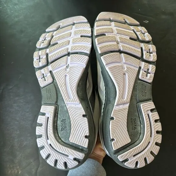 Brooks Adrenaline GTS 23 Women’s Sz 11 D Gray White Black Purple Shoes Running