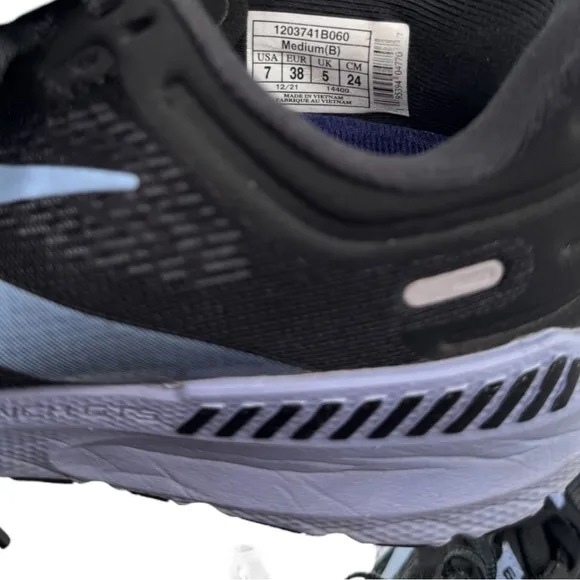 BROOKS Black and Purple Athletic Running Shoes | US 7