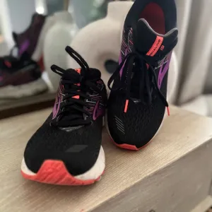 Brooks Black and Purple Athletic Shoes with Modern Cushioning