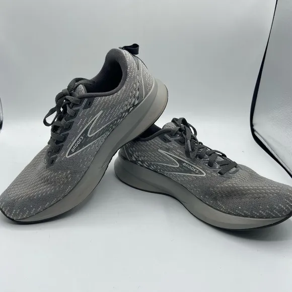 Brooks Gray Athletic Running Shoes with Breathable Mesh