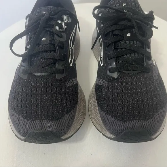 Brooks Levitate 6 Black Athletic Walking Running Shoes Size 6.5