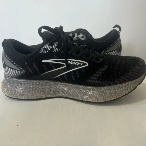 Brooks Levitate 6 Black Athletic Walking Running Shoes Size 6.5