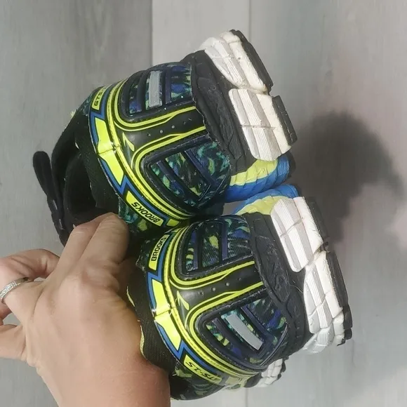 Brooks Mens Adrenaline GTS 15 Athletic Running Sneakers shoes sz 9 Medium D