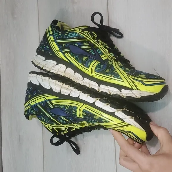 Brooks Mens Adrenaline GTS 15 Athletic Running Sneakers shoes sz 9 Medium D